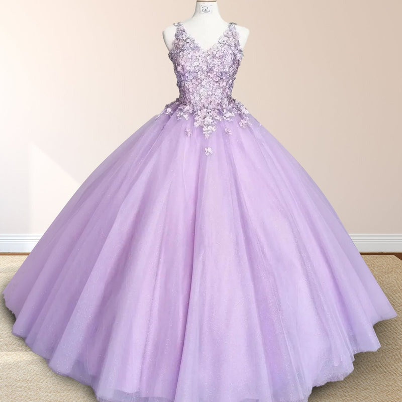 V-neck Princess Lilac Quinceanera Dresses with Flower Appliques