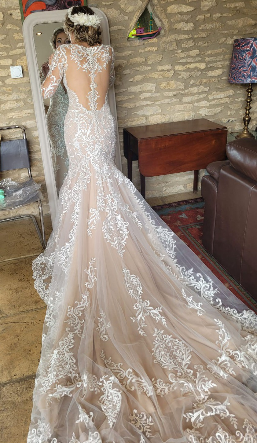 Long Sleeves Deep V-neck Lace Mermaid Wedding Dress