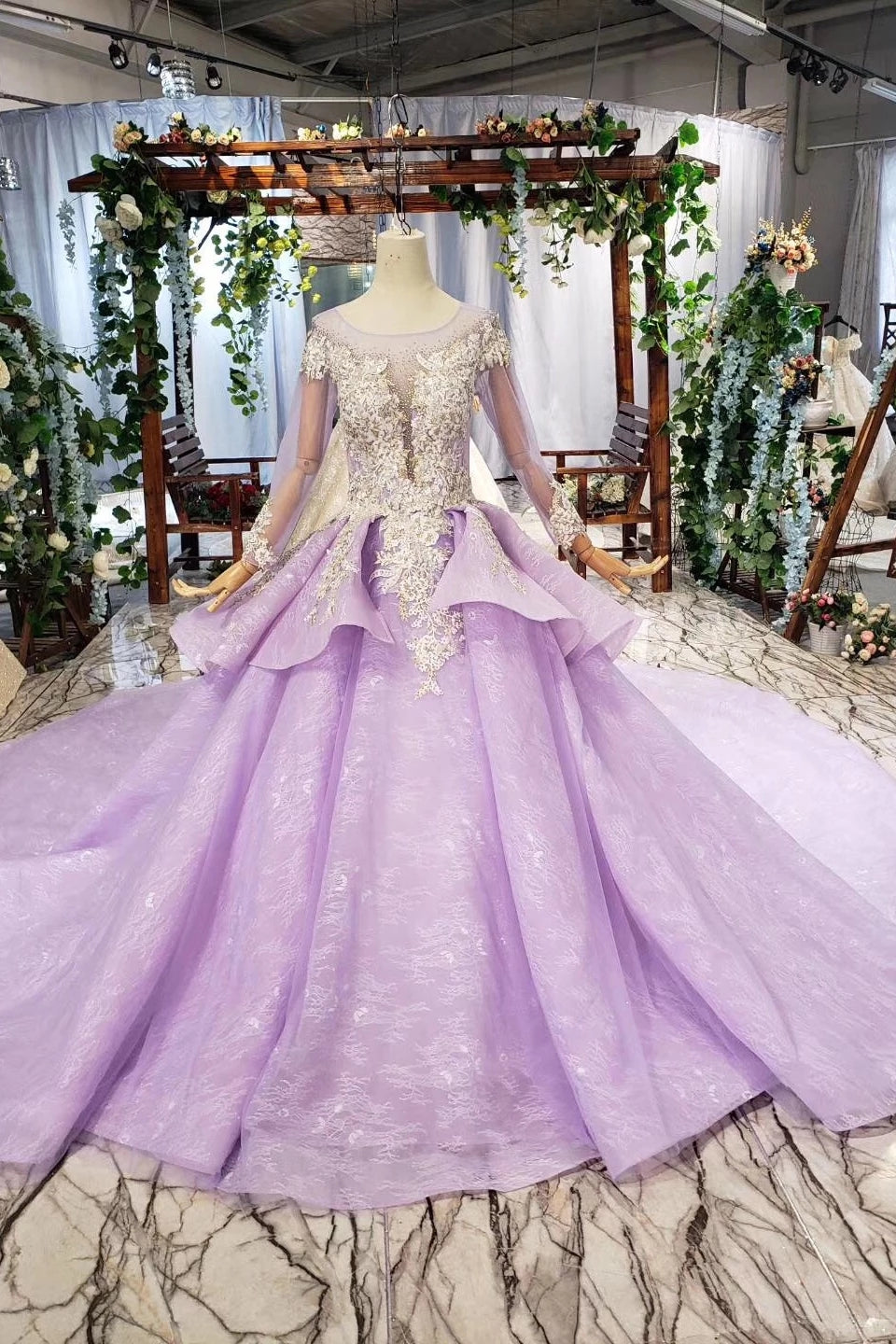 Stunning Long Sleeve Ball Gown Appliques Beading Lilac Quinceanera Dress N2031