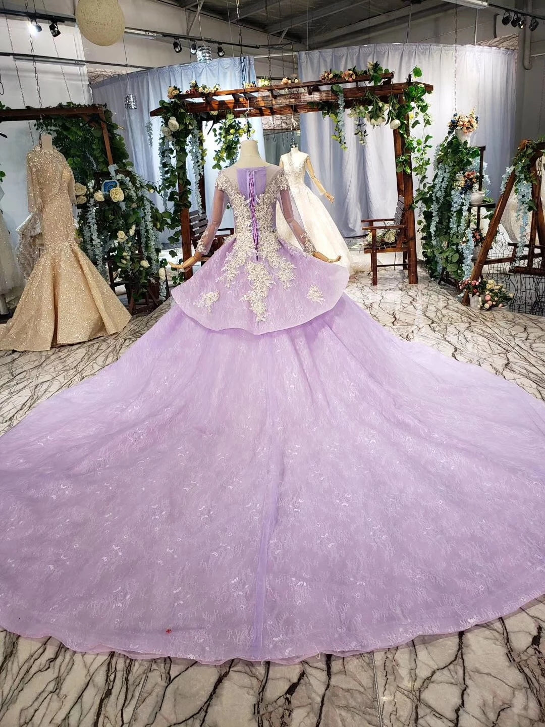 Stunning Long Sleeve Ball Gown Appliques Beading Lilac Quinceanera Dresses N2031