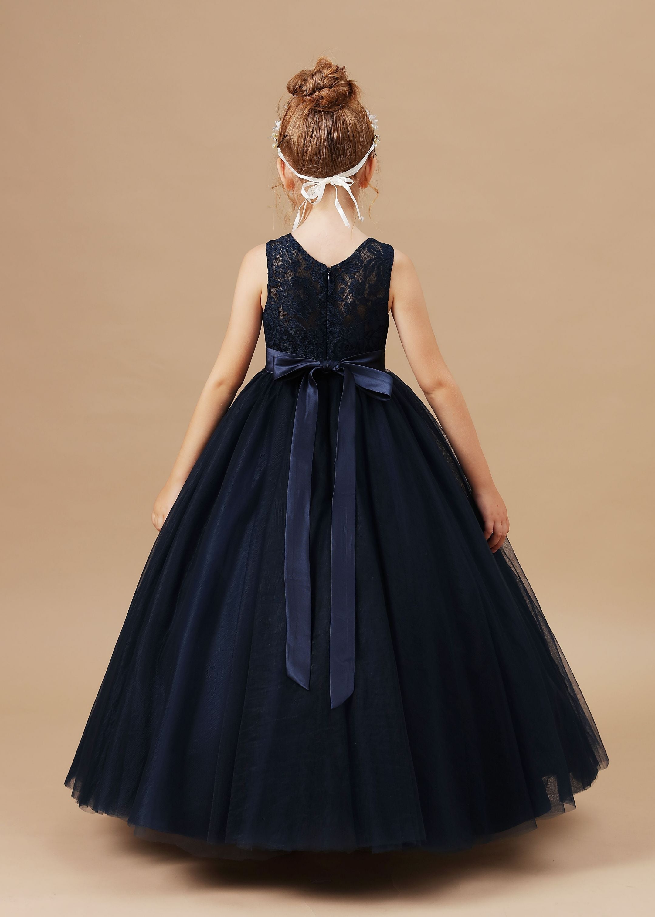 Pretty Sleeveless Lace Tulle Flower Girl Dresses With Bownot