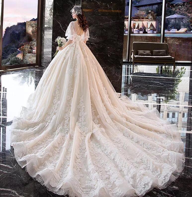 Charming Half Sleeves Ball Gown V Neck Wedding Dresses Princess Bridal Dresses N1626