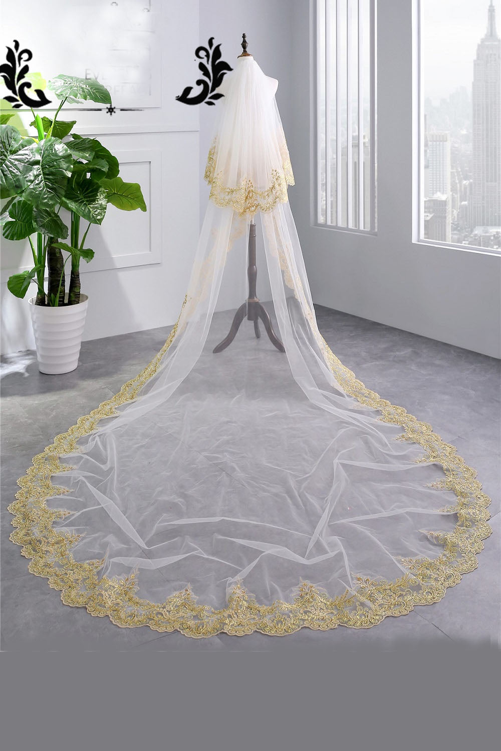 Luxury 3.5 Meters Gold Lace Edge Two Layers Long Wedding Veils with Comb,V008