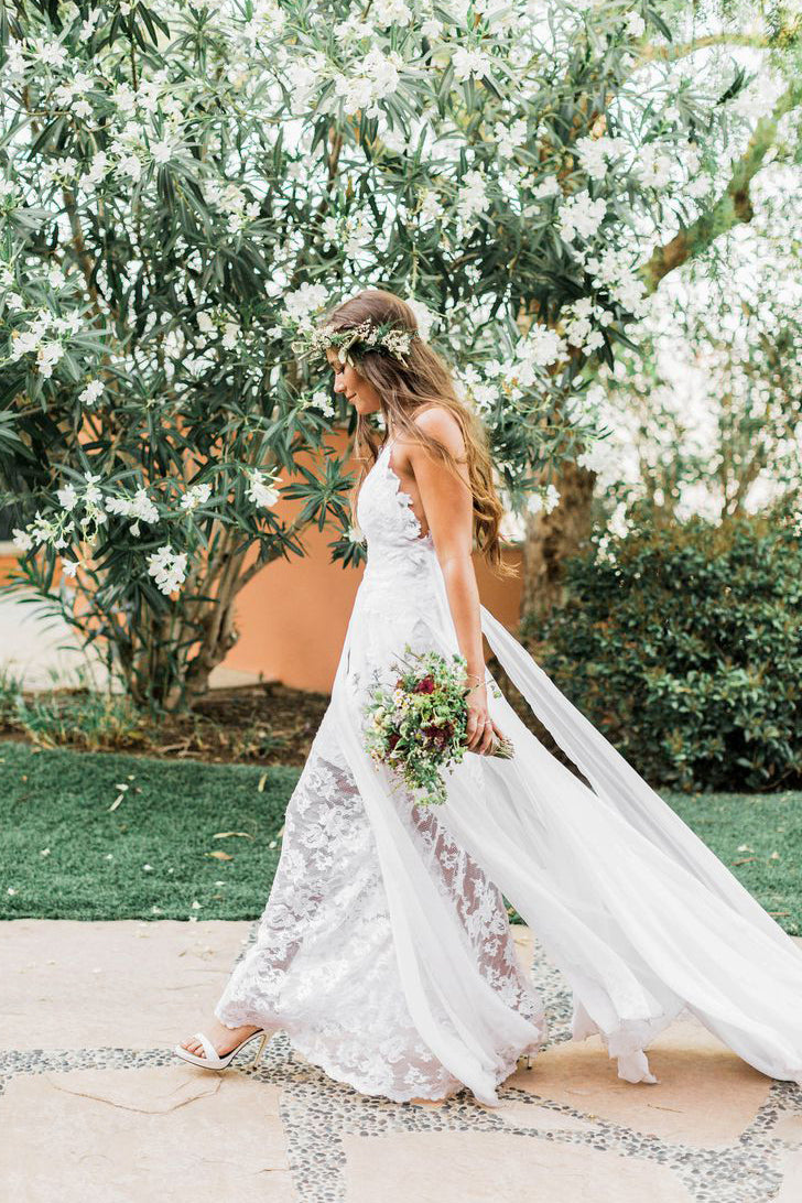 Sexy Spaghetti Straps Backless Lace Appliques Beach Wedding Dress