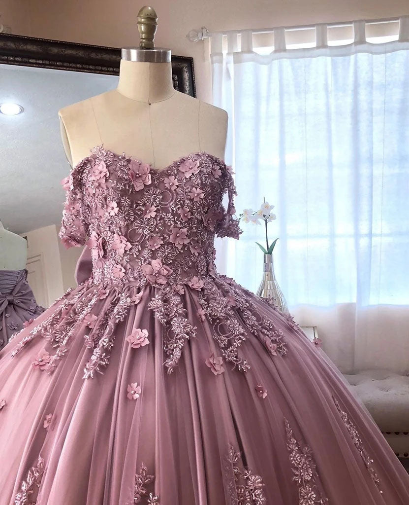 Gorgeous Off the Shoulder Lace Appliques Tulle Quinceanera Puffy Ball Gown Prom Dresses