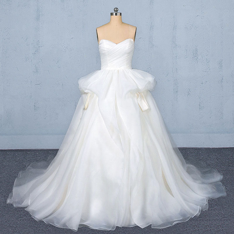 Ball Gown Sweetheart Tulle Ivory Wedding Dresses Gorgeous Sweep Train Bridal Dresses N2350