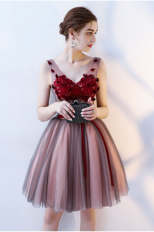 A Line V-Neck Sleeveless Tulle Short Homecoming Dresses