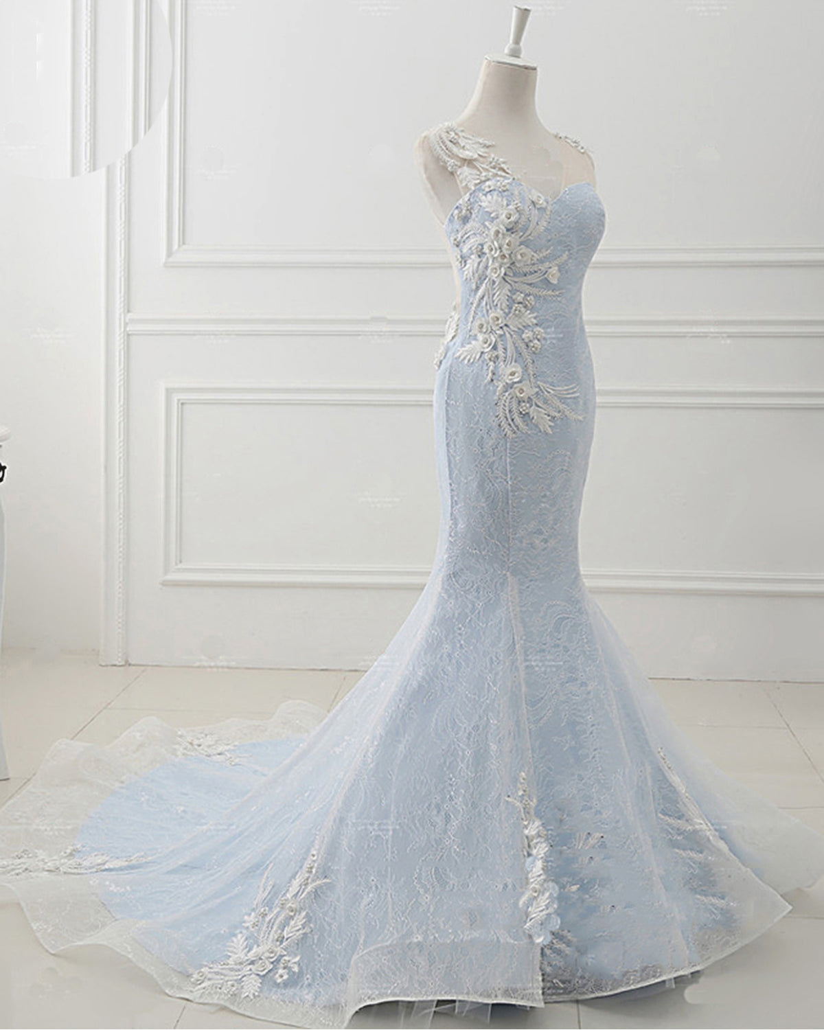 Gorgeous Mermaid Blue Sweep Train Lace Appliques Wedding Dresses