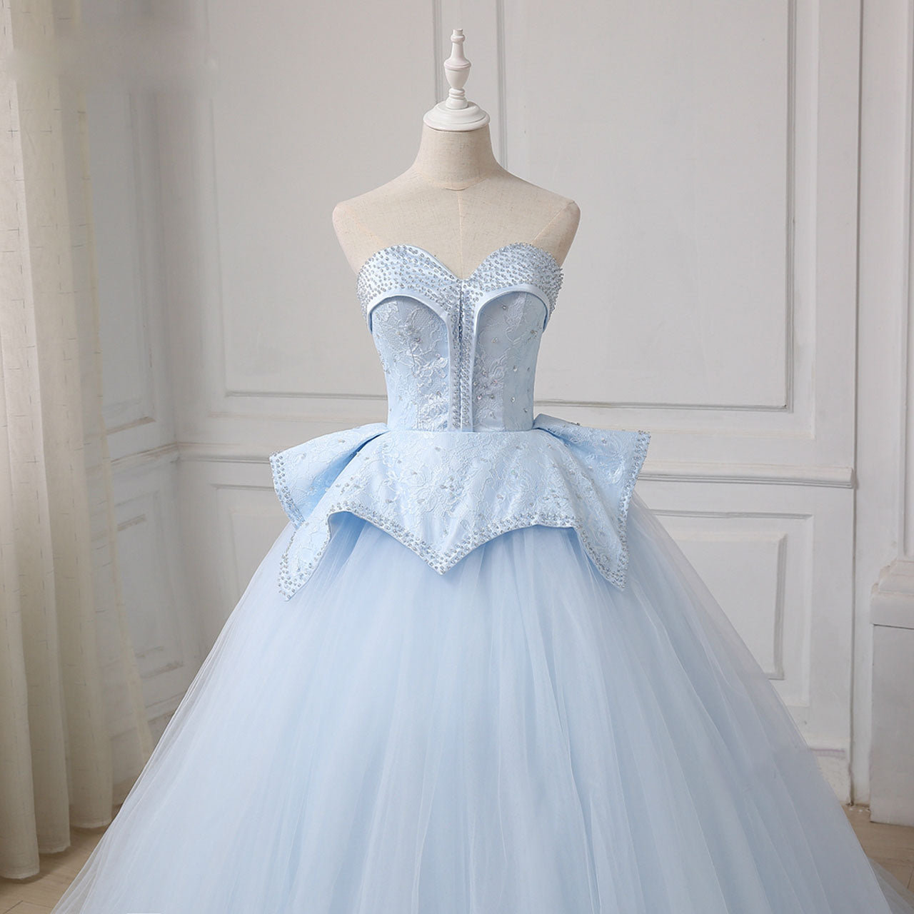 Light Blue Sweetheart Ball Gown Beading Tulle Prom Dresses N2540