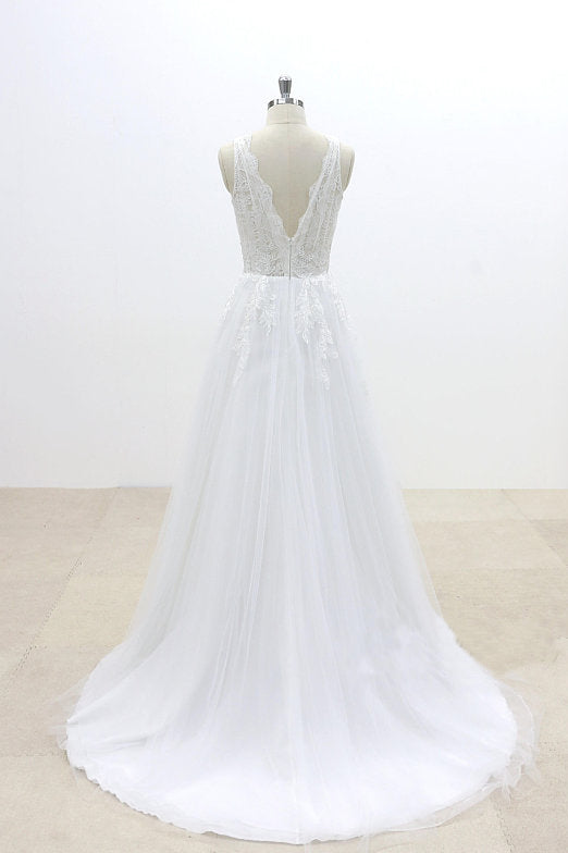 A Line V-Neck Lace Appliqued Tulle Wedding Dresses with V-Cut Back Beach Wedding Dresses N818