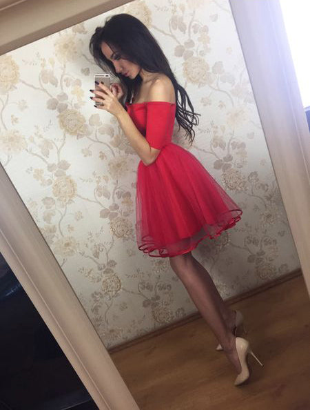 Red Half Sleeves Off-the-shoulder Tulle Ruched Homecoming Dresses